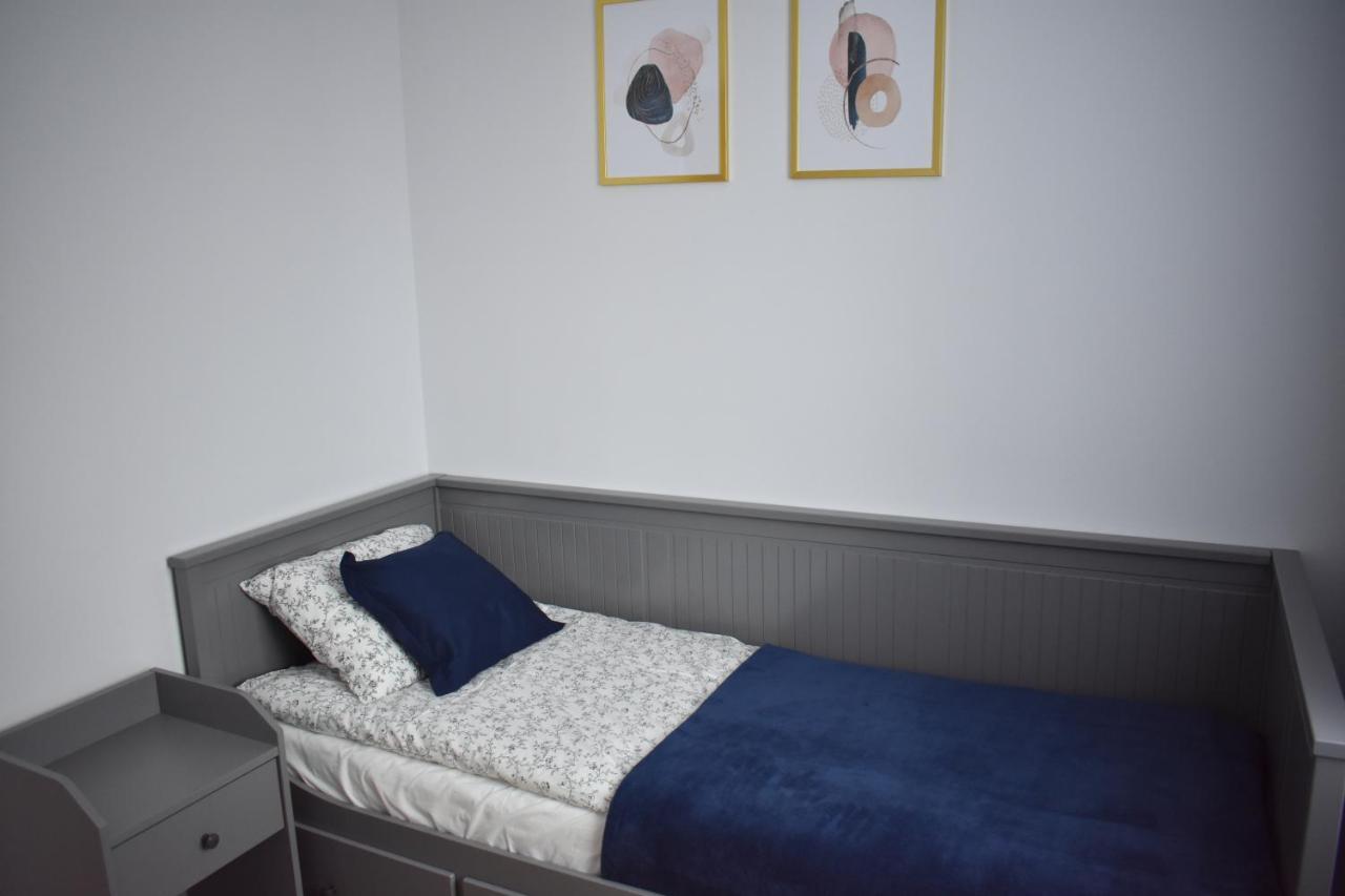 Apartament W Centrum Przy Parku Na Wyspie Pila Exterior photo